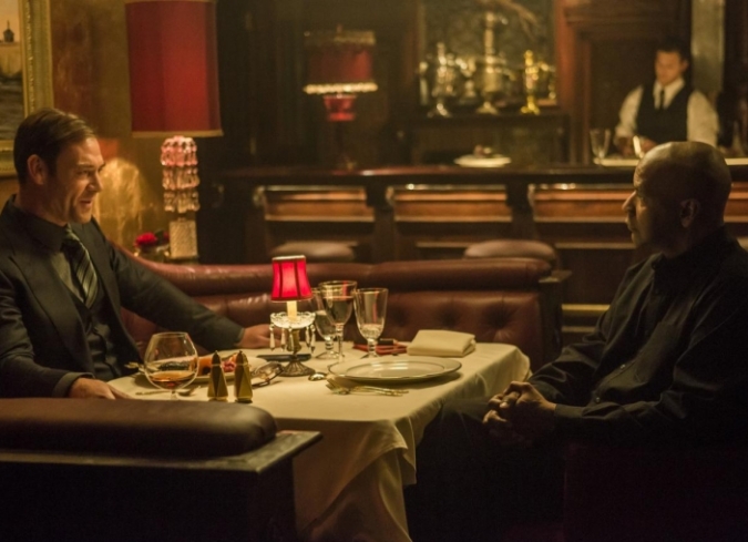 En un lugar sin leyEl justiciero (The Equalizer) de Antoine Fuqua (Training Day, 2001) se inspira en dos cl�sicos del cine de acci�n de la d�cada de los� setenta y los ochenta, El vengador an�nimo (Death Wish, 1974), protagonizada por Charles Bronson, y la serie The Equalizer (1985) dirigida por Michael Sloan y Richard Lindheim. Como en aquellas dos historias, el personaje principal de esta pel�cula interpretado por Denzel Washington.  - ENFILME.COM