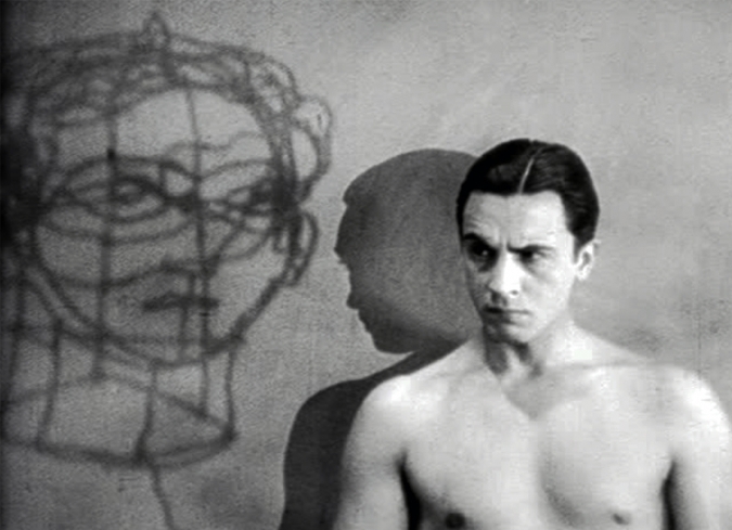 La sangre de un poeta, donde de los intert�tulos iniciales, rezan: ?libre de escoger las caras, las formas, los gestos, los  tonos, los actos, los lugares que le placen, compone con estos un documental realista de hechos irreales?.  - ENFILME.COM