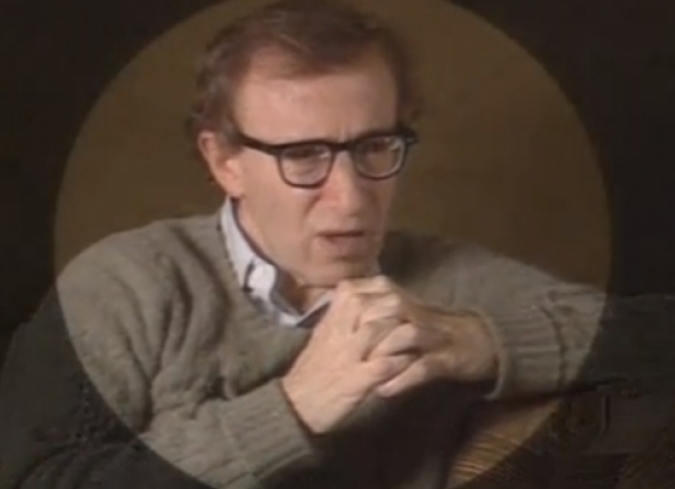 La acidez cr�tica con la que Jean-Luc Godard ha llenado cada uno de sus filmes queda impregnada en la imagen del cineasta Woody Allen.  El director neoyorquino queda reducido a un maniqu� en el juego de  Godard.  - ENFILME.COM