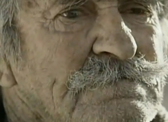 Es 1914 y estamos en Coahuila, donde un ni�o cae al fondo de un pozo en medio del desierto. Sus hermanos reportan el incidente al abuelo, y aunque �l hace lo posible, la situaci�n es complicada.  - ENFILME.COM