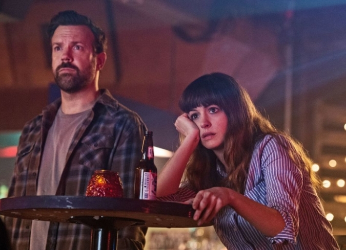 El compositor estadounidense,�Bear McCreary,�combina perfectamente las atm�sferas orquestales con los ritmos din�micos del rock indie para acompa�ar las sutilezas y peculiaridades de esta comedia ?rom�ntica; a veces oscura? muy acorde con las incertidumbres y confusiones que vive la protagonista.  - ENFILME.COM