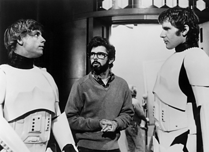 Nadie ha logrado lo que Lucas, ni siquiera�Spielberg�con todos sus blockbusters de acci�n y aventura, tal vez solo con�E.T., pero no al grado de tal devoci�n y ferviente admiraci�n.  - ENFILME.COM