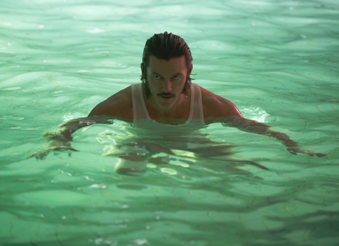 Fecha de estreno en M�xico: 13 de mayo, 2016. Adaptaci�n cinematogr�fica de la novela de�J.G. Ballard dirigida por Ben Wheatley.  - ENFILME.COM