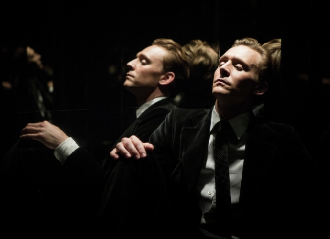 Fecha de estreno en M�xico: 13 de mayo, 2016. Adaptaci�n cinematogr�fica de la novela de�J.G. Ballard dirigida por Ben Wheatley.  - ENFILME.COM