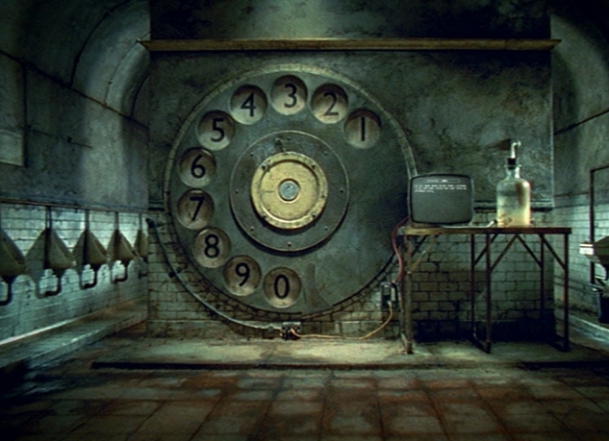 Extn.21�(2003), cortometraje de 9 minutos dirigido por la cineasta y artista multidisciplinaria brit�nica,�Lizzie Oxby, es una notable combinaci�n de diversas t�cnicas, incluyendo la animaci�n stop-motion, la actuaci�n en acci�n real (la cabeza del actor es manipulada como si fuera un t�tere) y efectos digitales, para crear una sombr�a fantas�a dist�pica y un mundo posindustrial v�vidamente espeluznante de tecnolog�a impersonal y surrealismo desconcertante.  - ENFILME.COM