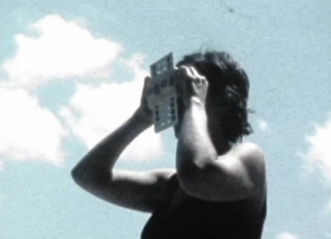 El corto se hizo manipulando im�genes en formato Super 8, cintas de Cinexin y dibujos aleatorios.  - ENFILME.COM