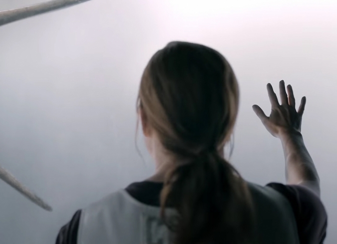 El compositor�island�s,�J�hann J�hannsson,�mezcl� elementos cl�sicos y vanguardistas para acompa�ar la historia de este encuentro entre humanos y alien�genas que busca resaltar los temas de la comunicaci�n, el lenguaje, la percepci�n y la cooperaci�n mutua.  - ENFILME.COM