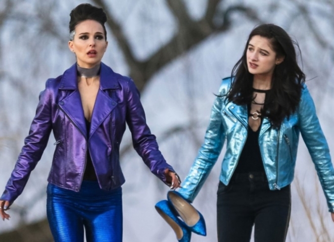 Un aspecto importante y constante en el relato es la m�sica que interpreta el personaje de Celeste. Las canciones de�Vox Lux�fueron escritas por la superestrella del pop�Sia espec�ficamente para el filme, mientras que la partitura de la pel�cula fue elaborada por el cantante y compositor�Scott Walker.  - ENFILME.COM