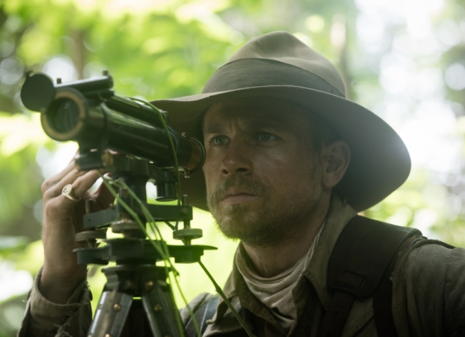 En 1906, Percy Fawcett (Charlie Hunnam) lleva una vida c�moda en Cork trabajando para el ej�rcito brit�nico. Es un hombre respetado que ha progresado debido a su empe�o y modesta educaci�n. Sin embargo, �l se siente insatisfecho con su vida militar y es incapaz de desprenderse de la mala reputaci�n de su padre, un hombre alcoh�lico e imprudente. Cuando la Sociedad Geogr�fica Nacional le ofrece una oportunidad de demostrar su val�a al dirigir una exploraci�n en Sudam�rica, �l toma la oportunidad, dejando atr�s a su esposa Nina (Sienna Miller) y a sus peque�os hijos. Una vez que renuncia a las comodidades de Europa, Fawcett se embarca en una misi�n en la selva profunda, que pone a prueba su instinto de supervivencia y su curiosidad, aprendiendo sobre una civilizaci�n no tocada por forasteros. Durante la expedici�n cartogr�fica, Fawcett y su compa�ero Henry Costin (Robert Pattinson) tropiezan con la evidencia de una civilizaci�n perdida, una que es anterior al descubrimiento occidental de Machu Picchu. A su regreso a Gran Breta�a, los exploradores presentan sus descubrimientos a sus compa�eros y, con la ayuda financiera de un benefactor delirante llamado James Murray (Angus Macfadyen), se organiza una segunda expedici�n a la selva tropical; esta vez, mucho m�s arriesgada.  - ENFILME.COM