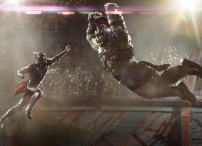 Thor est� preso al otro lado del universo sin su poderoso martillo y se enfrenta a una carrera contra el tiempo. Su objetivo es volver a Asgard y parar el Ragnarok porque significar�a la destrucci�n de su planeta natal y el fin de la civilizaci�n Asgardiana a manos de una todopoderosa y nueva amenaza, la implacable Hela. Pero, primero deber� sobrevivir a una competici�n letal de gladiadores que lo enfrentar� a su aliado y compa�ero en los Vengadores, Hulk.  - ENFILME.COM