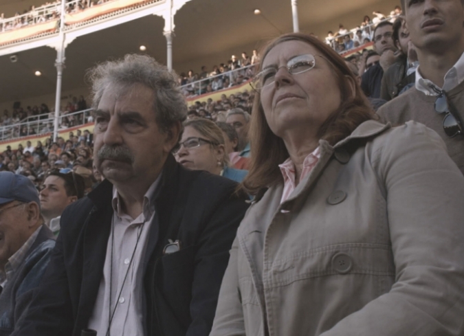 Tras su jubilacio?n, el filo?sofo france?s Francis Wolff, gran aficionado a los toros, decide emprender un viaje por Francia, Me?xico y Espan?a junto a dos cineastas mexicanos, que nada saben de ese mundo que parece tener los di?as contados. A lo largo del viaje, se encuentran con varios personajes con los que reflexionan sobre la relacio?n de los seres humanos con los animales y la naturaleza, sobre el sentido de este viaje que es la vida y sobre nuestra relacio?n con la muerte.  - ENFILME.COM