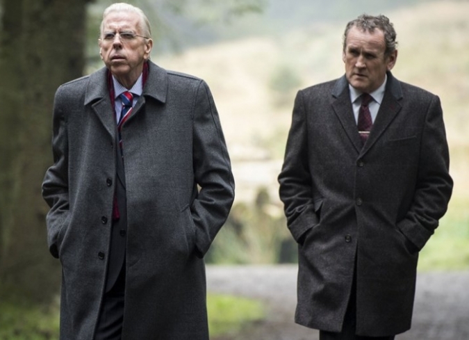 Brit�nicos e irlandeses reunieron a los representantes de los partidos pol�ticos de Irlanda del Norte en St. Andrews, Escocia, para discutir un acuerdo hist�rico. De repente, despu�s de los d�as oscuros de Troubles (que abarcaron desde 1968 hasta 1998) la paz parece posible a principios del siglo XXI. El �nico obst�culo es convencer al ferviente predicador protestante, Ian Paisley (Timothy Spall) y el irland�s republicano Martin McGuinness (Colm Meaney) para que busquen juntos un acuerdo para gobernar juntos y en armon�a.  - ENFILME.COM